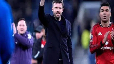 暑期欢乐羽毛球营，邀君共展翅飞翔！